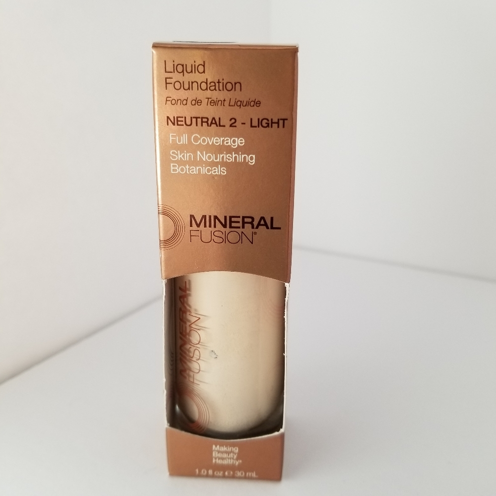 Liquid foundation MINERAL FUSION ~ neutral 2 light